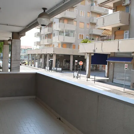 A * Marina dʼAndora